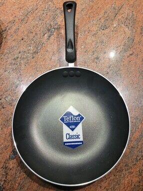 Teflon 10" Pan NWT
